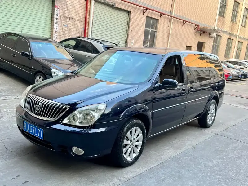 Buick GL8, 2012