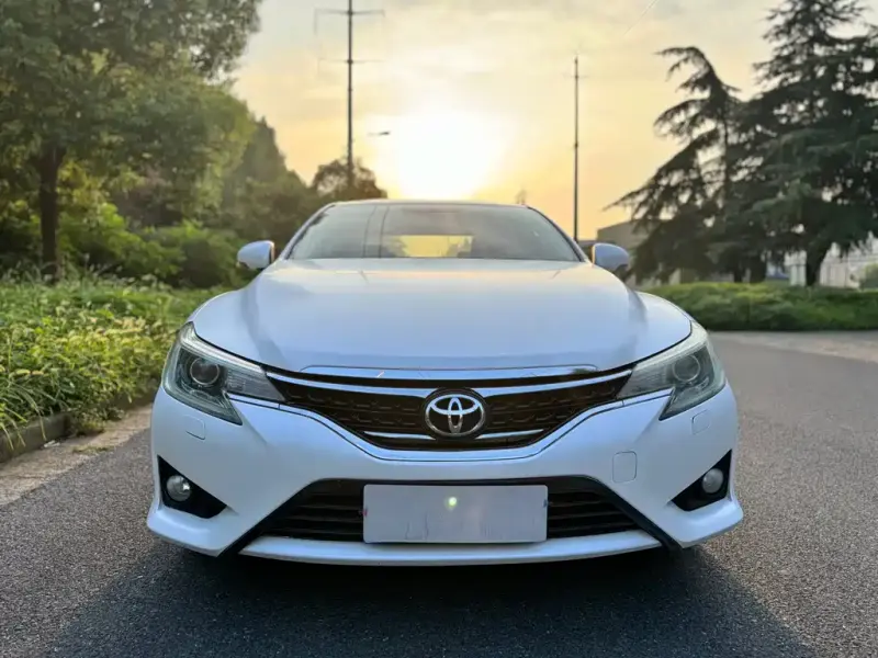 Toyota Reiz, 2014
