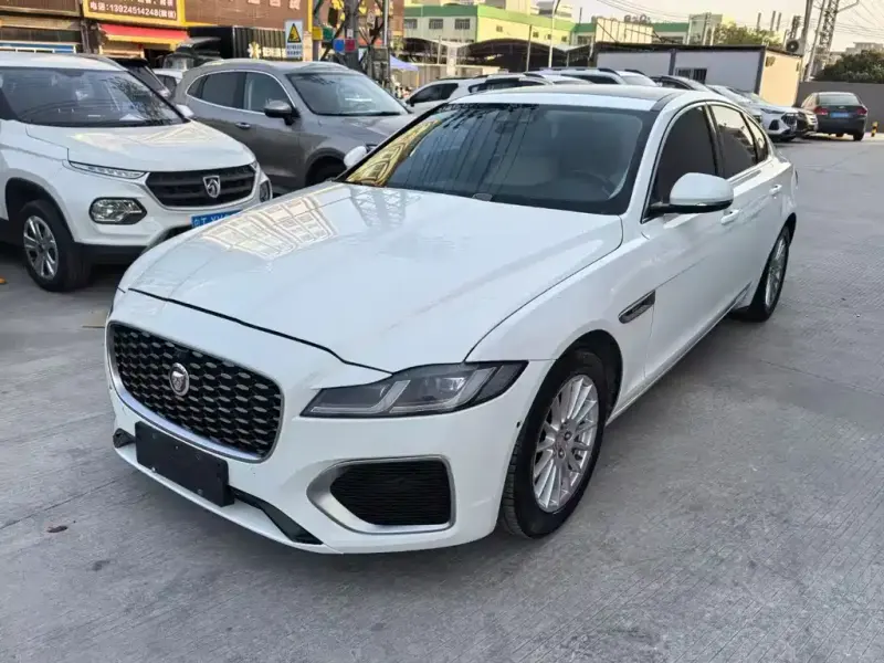 Jaguar XF, 2016