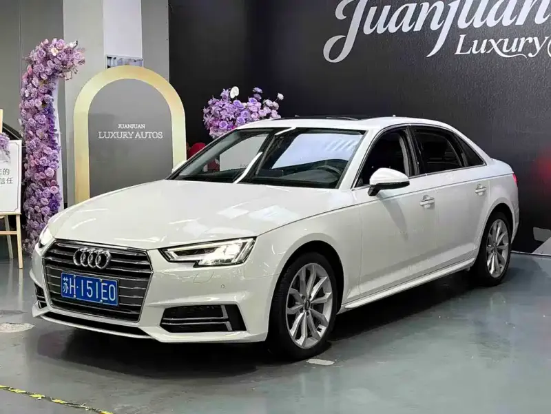 Audi A4L, 2018 — фото 1