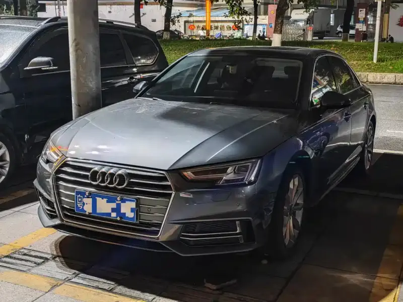 Audi A4L, 2018 — фото 1