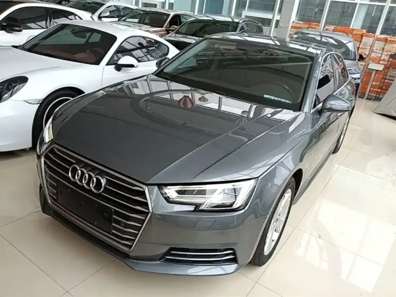 Audi A4L, 2018 — фото 1