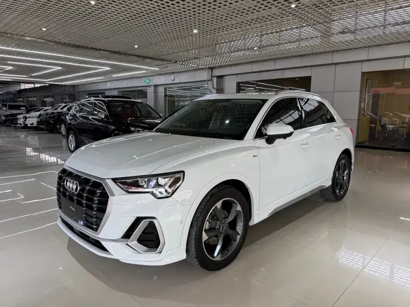 Audi Q3, 2022