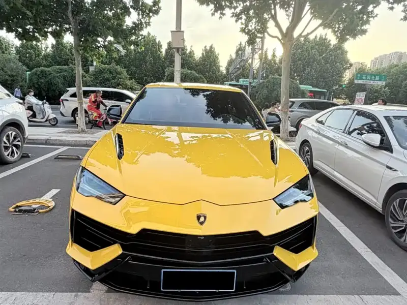 Lamborghini Urus, 2024