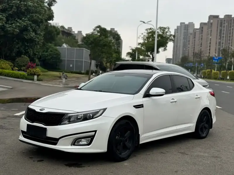 Kia K5, 2015