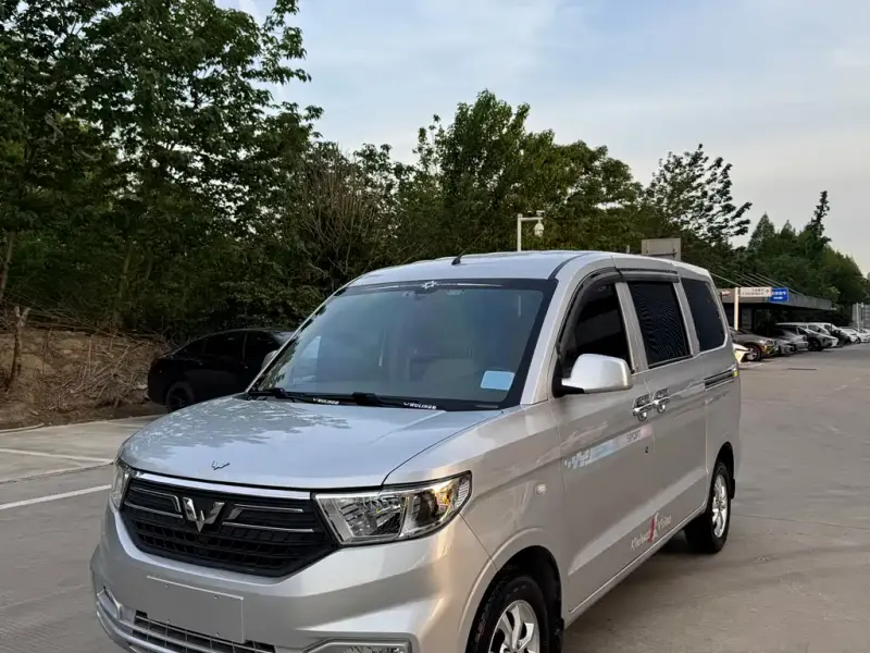 Wuling Hongguang V, 2024