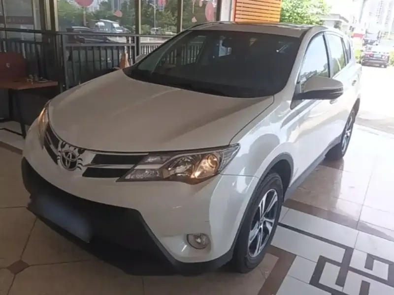 Toyota RAV4, 2015