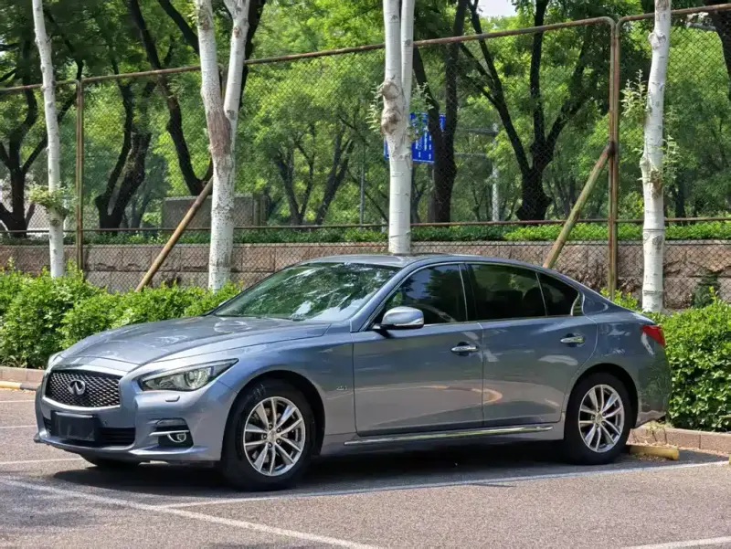 Infiniti Q50L, 2015