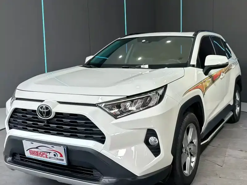 Toyota RAV4, 2020 — фото 1