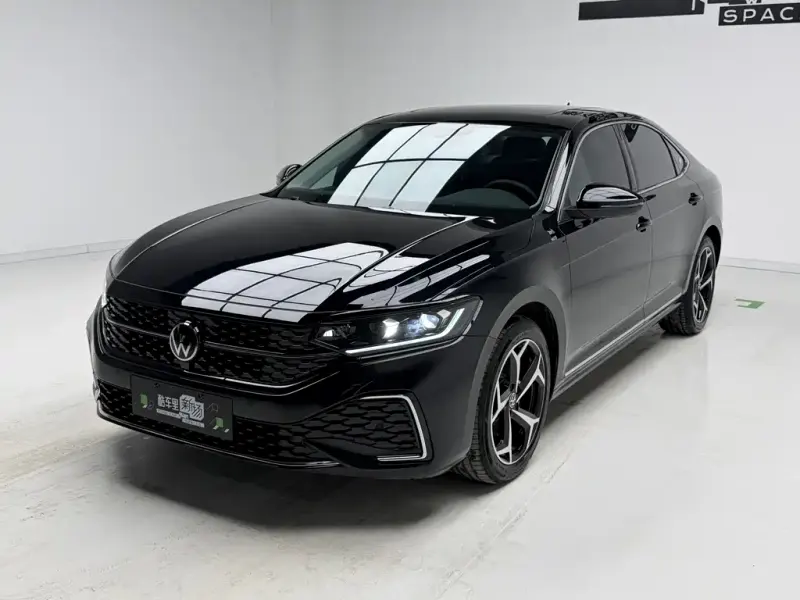 Volkswagen Passat, 2025