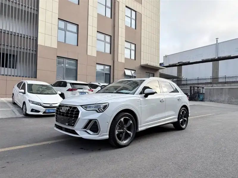 Audi Q3, 2022