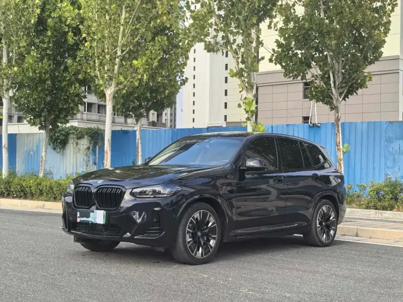 BMW iX3, 2025