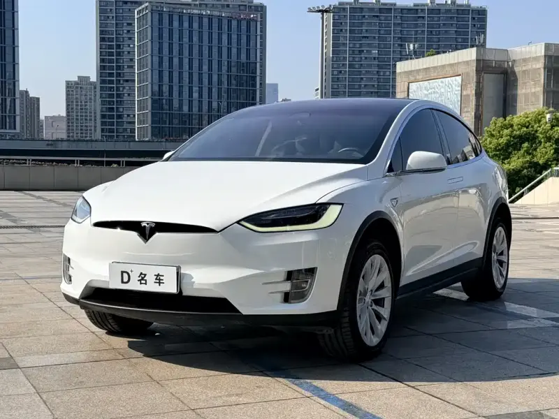 Tesla Model X, 2017