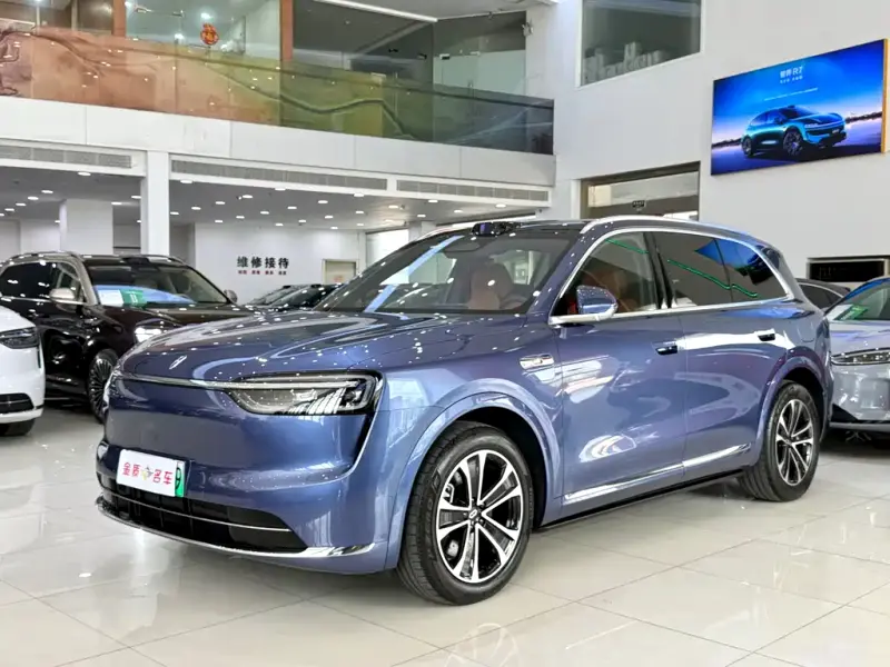 AITO M7, 2025