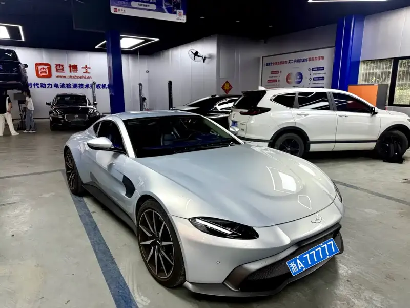 Aston Martin V8 Vantage, 2021