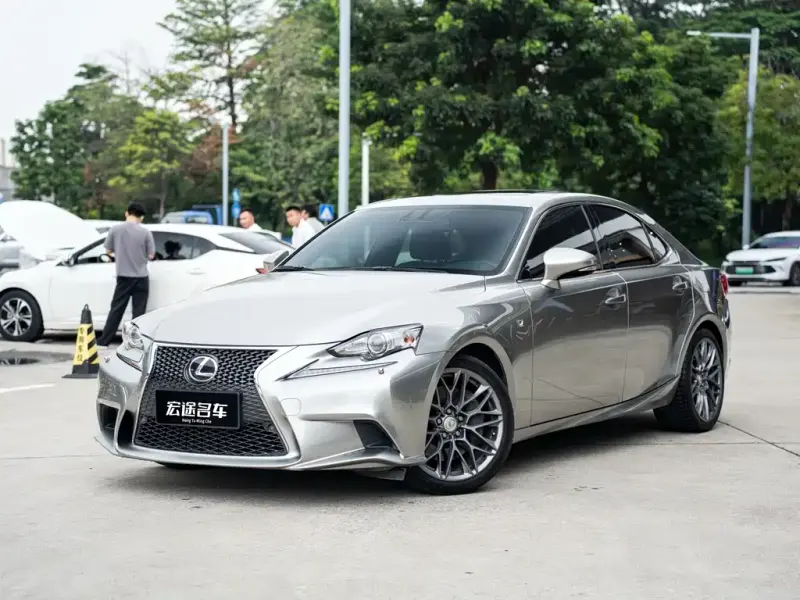 Lexus IS, 2016