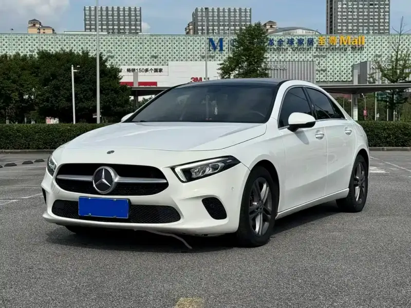 Mercedes-Benz A-Class, 2019 — фото 1