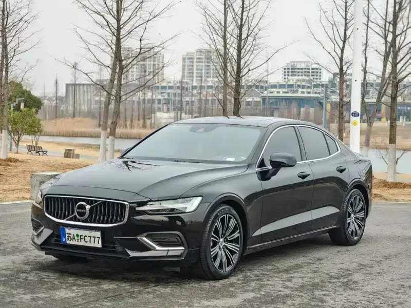 Volvo S60, 2022