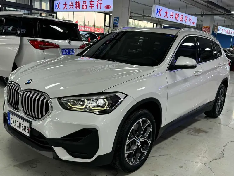BMW X1 sDrive25Li Leading Version, 2021 — фото 1
