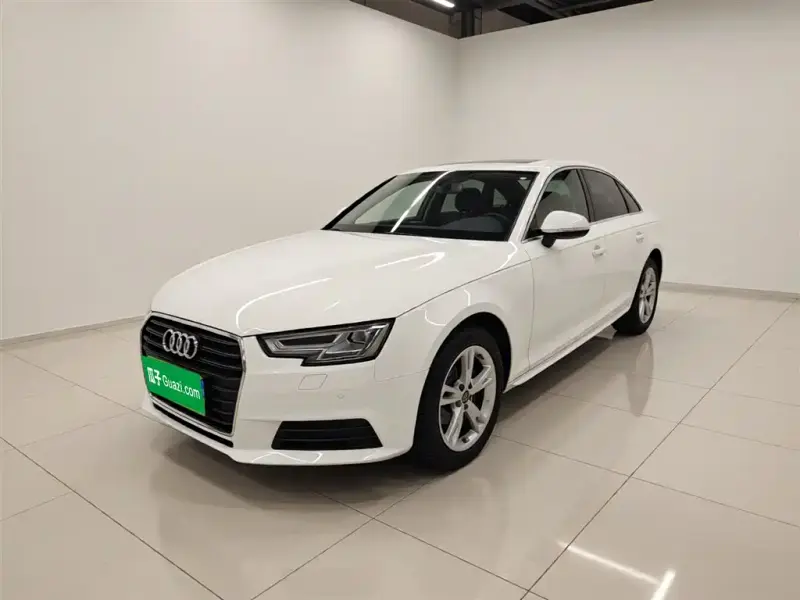 Audi A4L, 2017 — фото 1