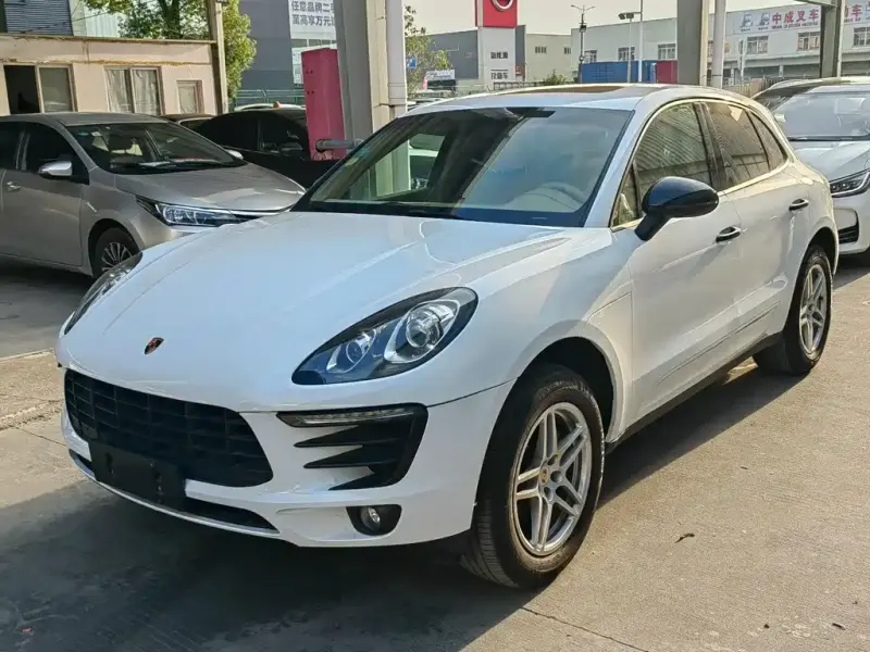 Porsche Macan, 2015
