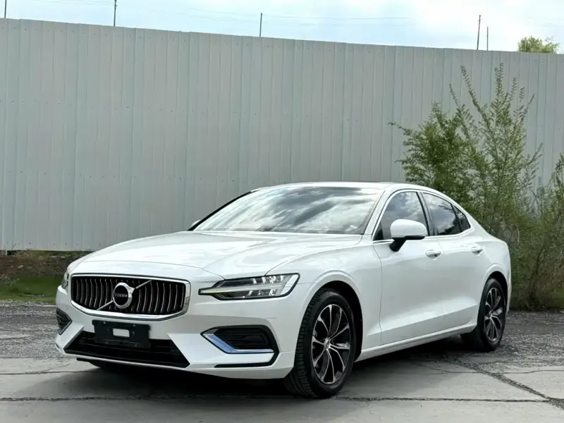 Volvo S60, 2022
