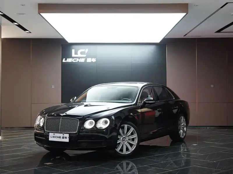 Bentley Flying Spur, 2018 — фото 1
