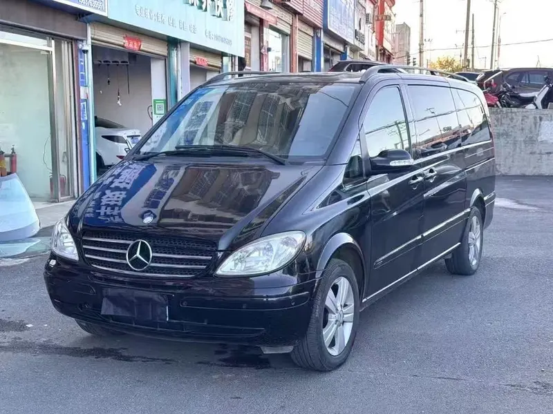 Mercedes-Benz Viano 2.5L Luxury Edition, 2010 — фото 1