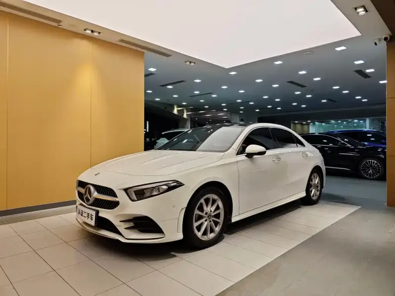 Mercedes-Benz A-Class, 2021 — фото 1