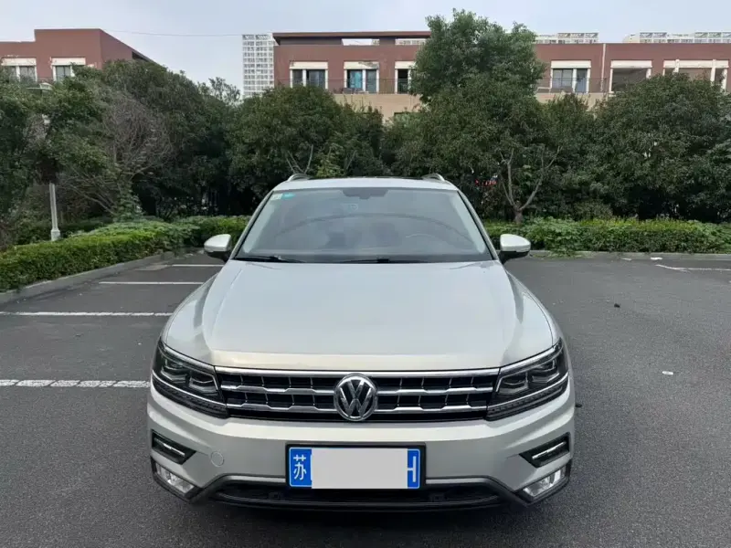 Volkswagen Tiguan L, 2017