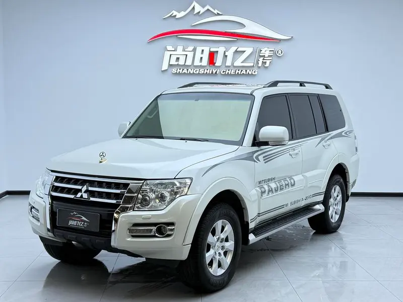 Mitsubishi Pajero (Import) 3.0L Auto Luxury Edition, 2018 — фото 1