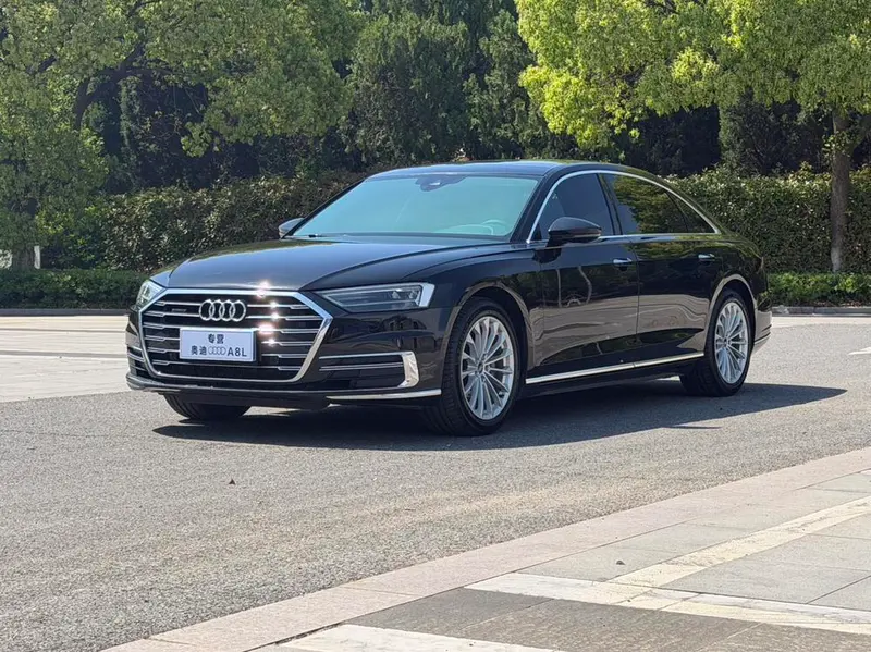 Audi A8, 2022