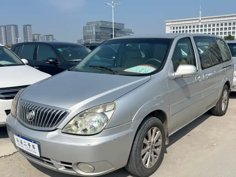 Buick GL8, 2013