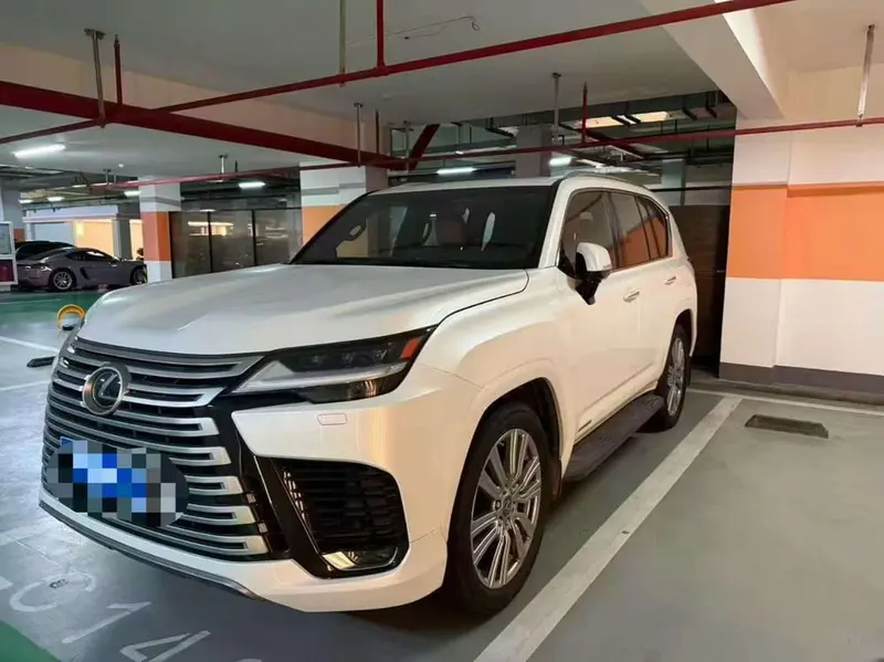Lexus LX, 2022