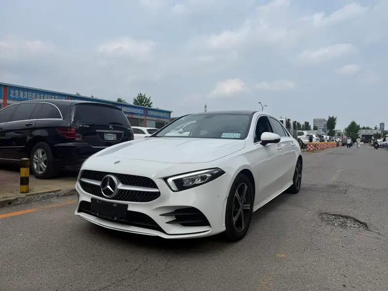 Mercedes-Benz A-Class Facelift A 200 L Sport Fashion Edition, 2022 — фото 1