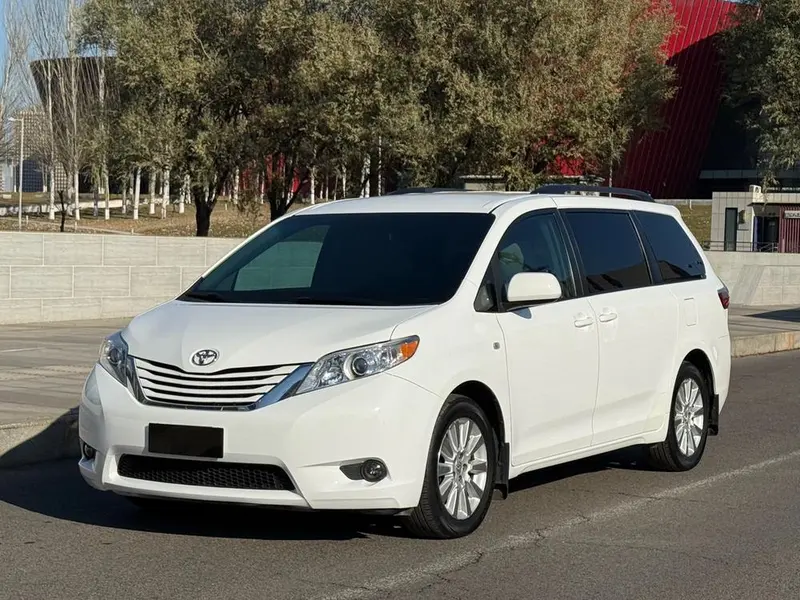 Toyota Sienna, 2015