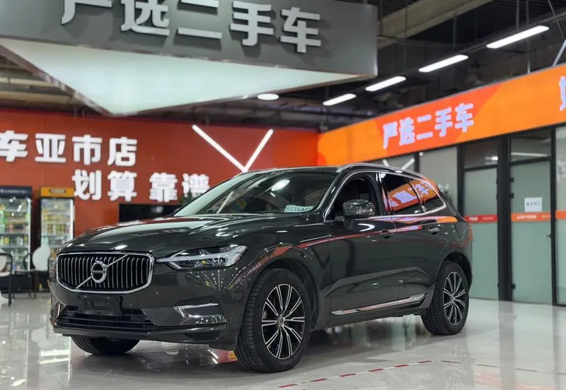 Volvo XC60 T5 4WD Luxury Edition, 2020 — фото 1