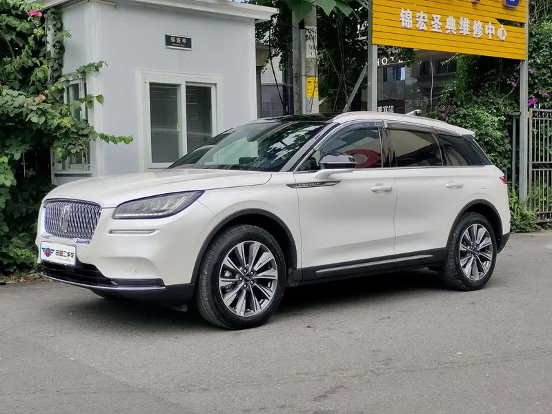 Lincoln Corsair 2.0T 2WD Premium Edition, 2022 — фото 1