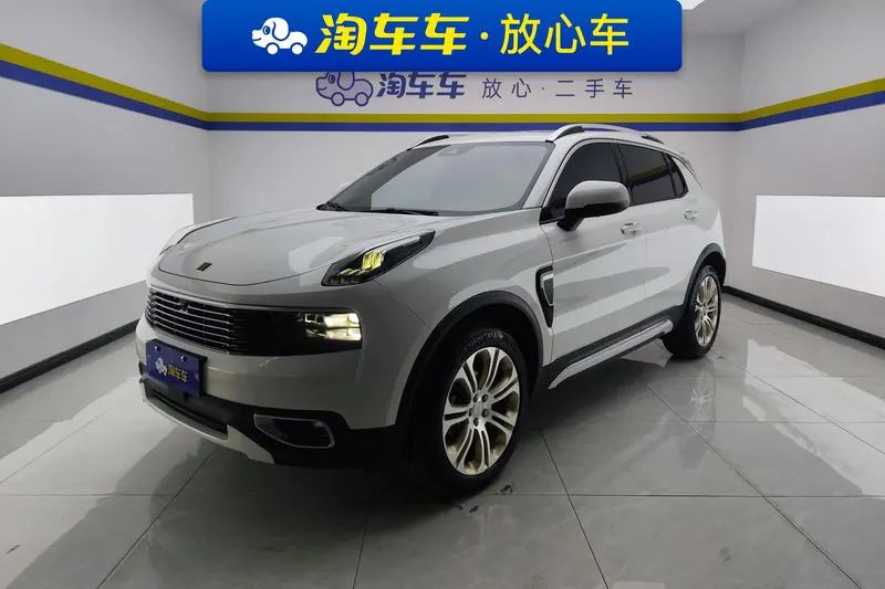 Lynk & Co 01 2.0T 2WD Version Pro Edition, 2017 — фото 1