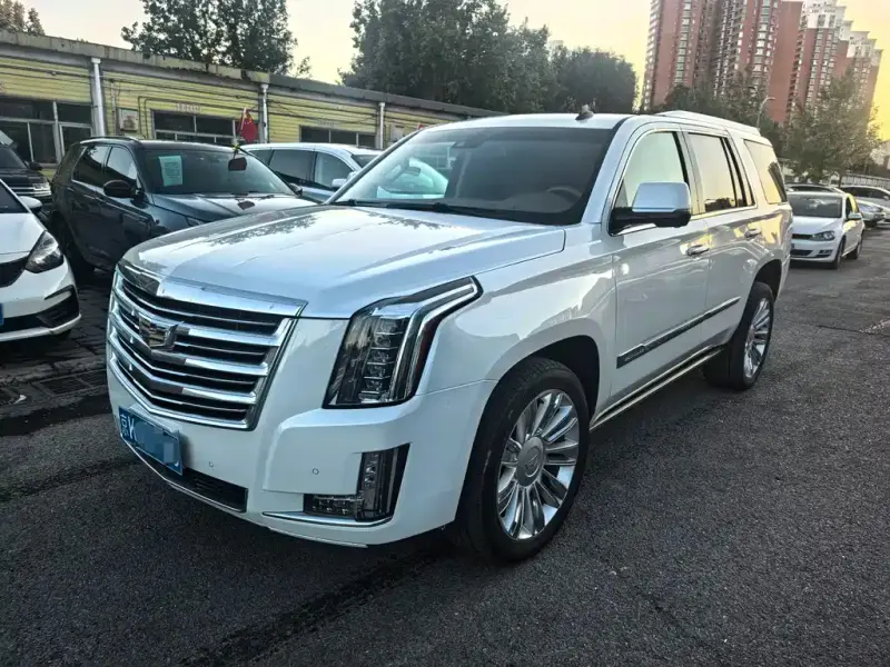 Cadillac Escalade, 2017 — фото 1