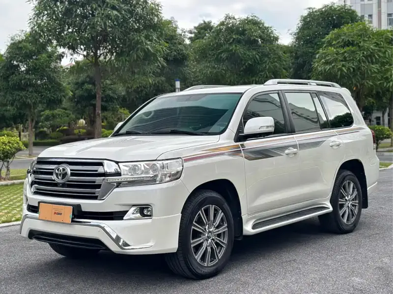 Toyota Land Cruiser, 2019 — фото 1