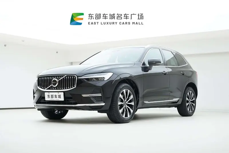 Volvo XC60 B5 4WD Luxury Edition, 2024 — фото 1