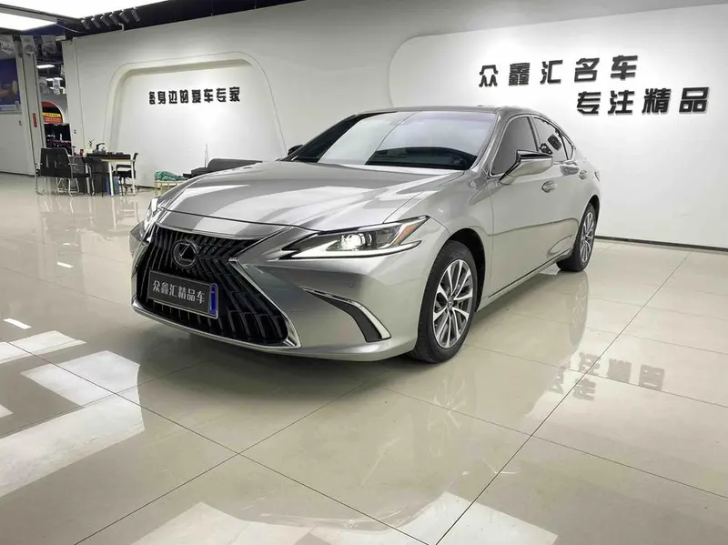 Lexus ES, 2022
