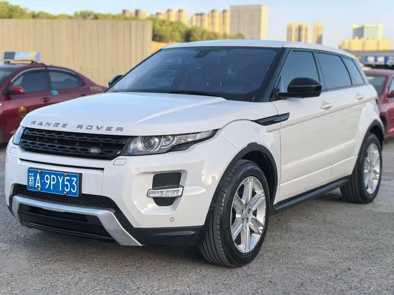 Land Rover Range Rover Evoque 2.0T Sharp Edition, 2015 — фото 1