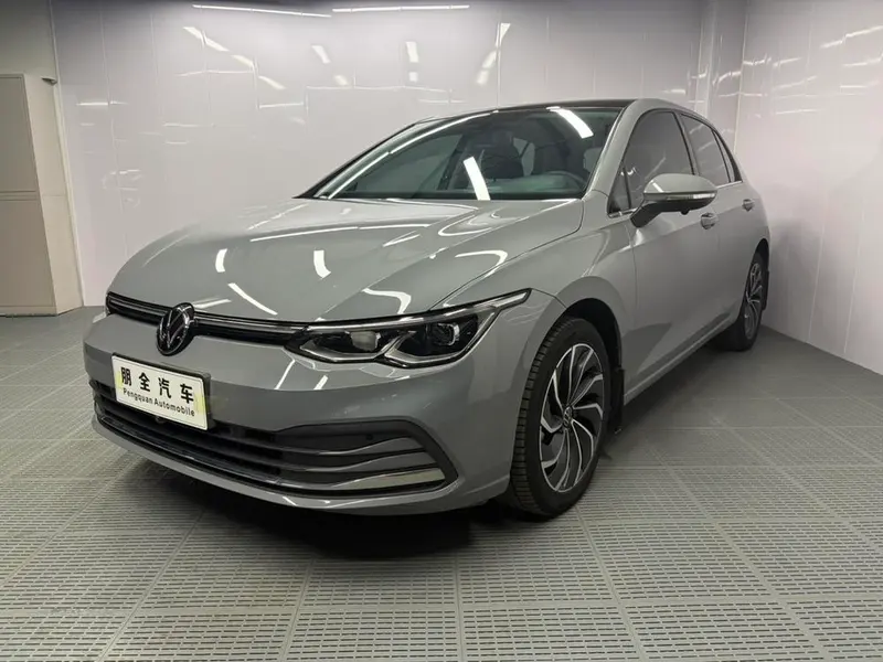 Volkswagen Golf, 2023