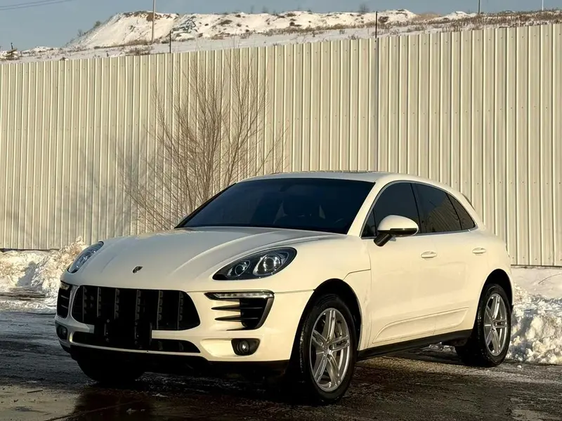Porsche Macan, 2014