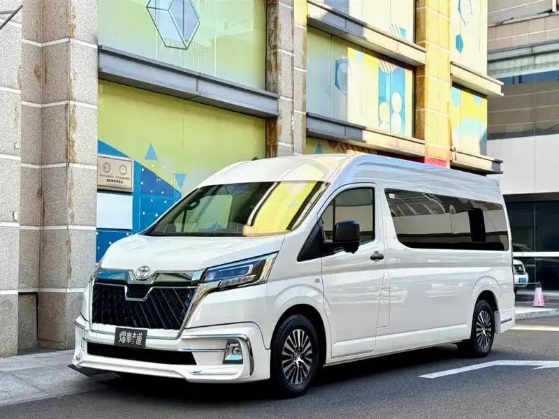Toyota Hiace, 2025