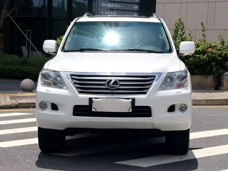 Lexus LX, 2012
