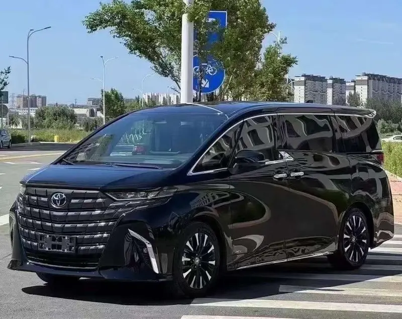 Toyota Alphard, 2023