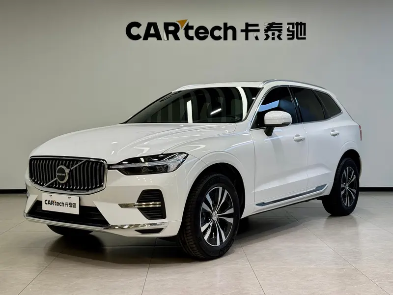 Volvo XC60 B5 4WD Luxury Edition, 2025 — фото 1